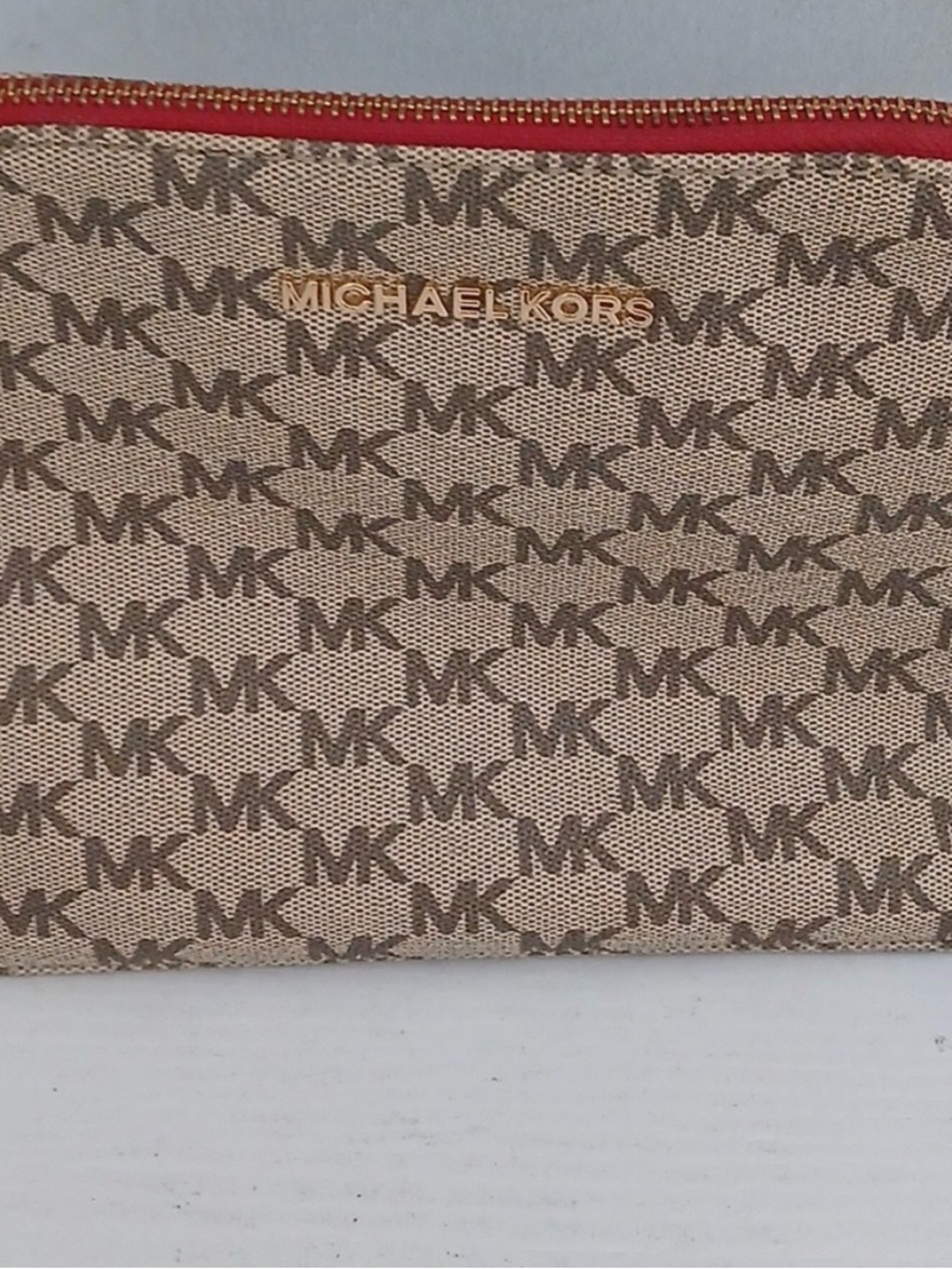 Michael Kors Signature Crossbody Bag in Red Trim - Picture 2 of 5